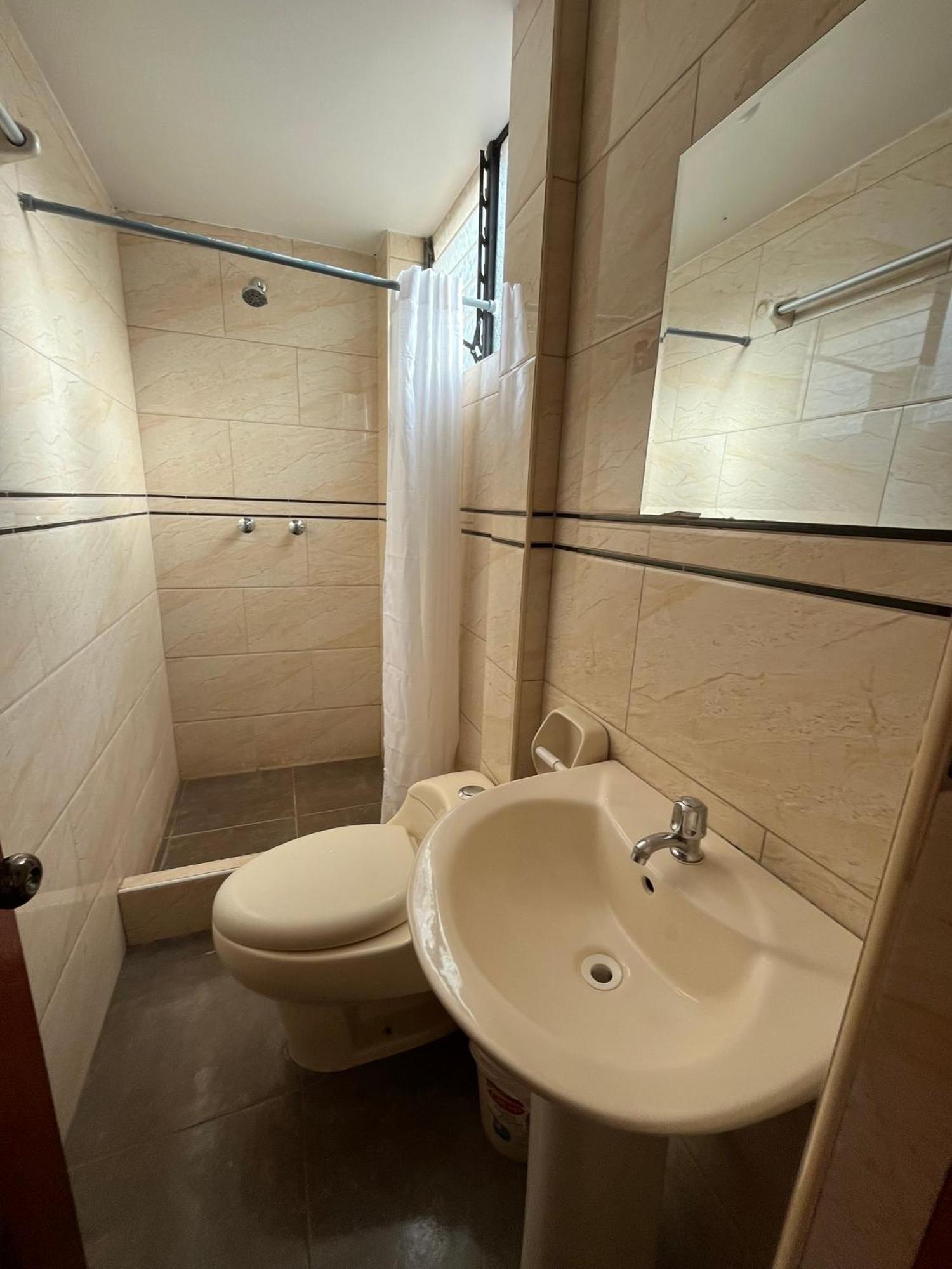 Hostal Apu Qhawarina أويانتيتامْبو المظهر الخارجي الصورة