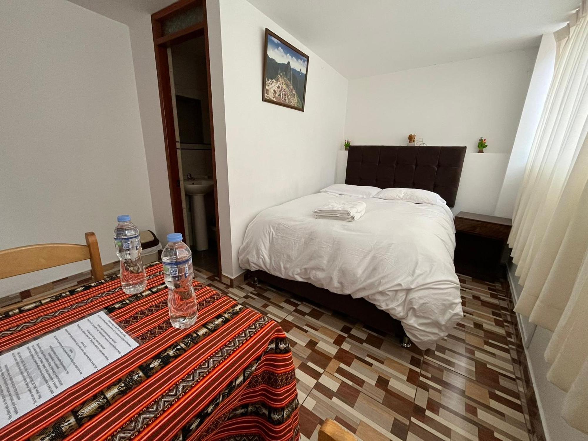 Hostal Apu Qhawarina أويانتيتامْبو المظهر الخارجي الصورة